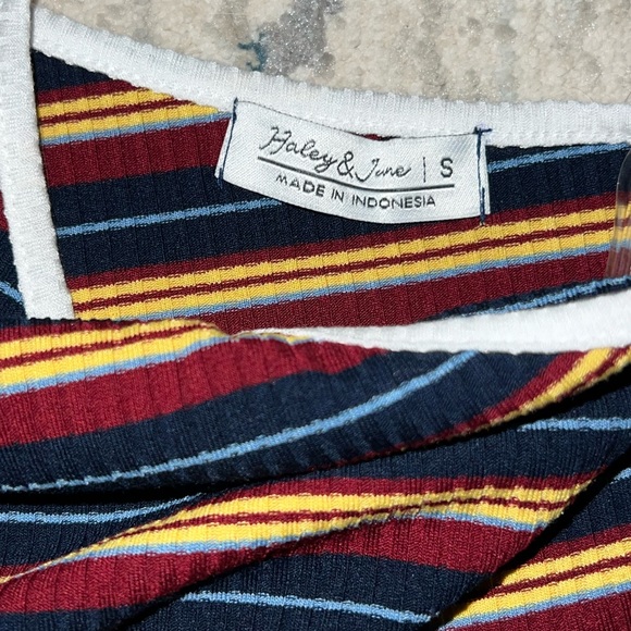 Striped Halter Top - Picture 3 of 4